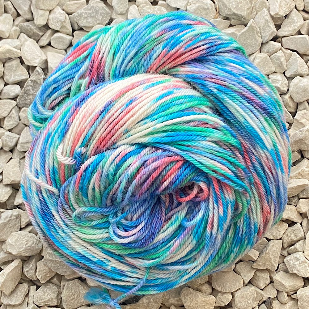 100% BFL DK Wool ‘Seal Grey’- Mille Rêves en Laine